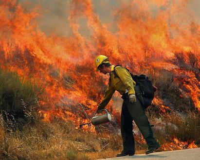 阻燃材料是否可燃？阻燃服怎么阻止被灼傷？