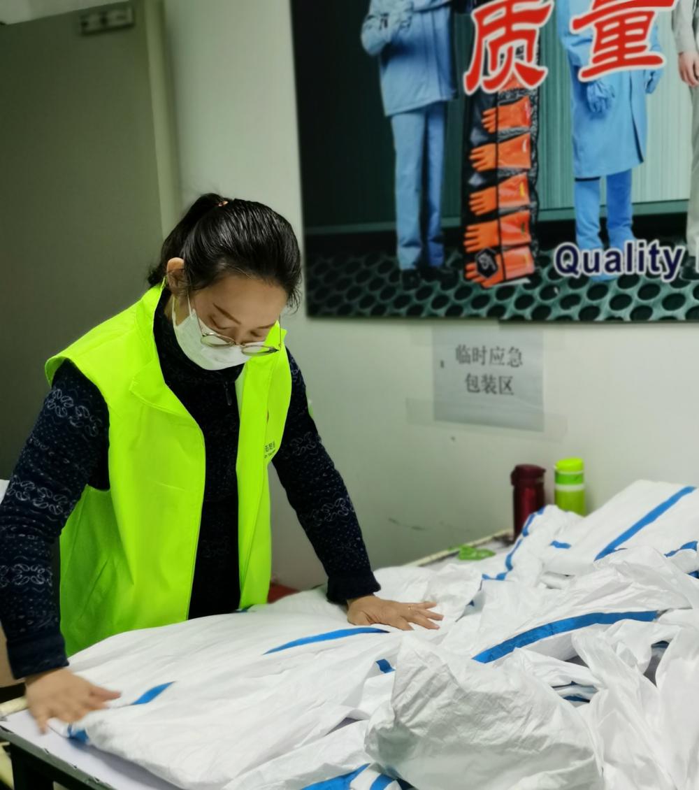 綠馬甲&ldquo;浦東青年志愿者&rdquo;，的一次晚班志愿服務(wù)