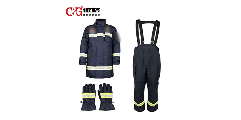 消防戰(zhàn)斗服穿戴方法、材質(zhì)及使用場景指南