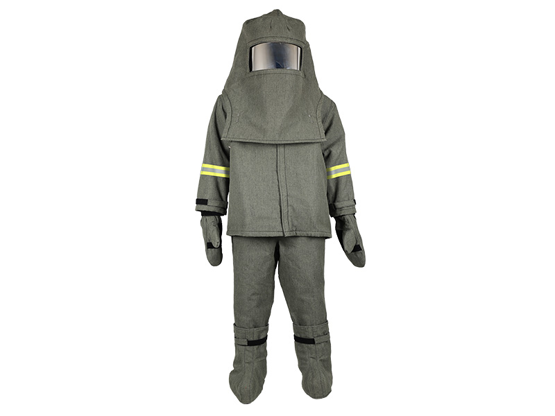 隔熱服 vs 避火服：材質、面料與用途的深度對比